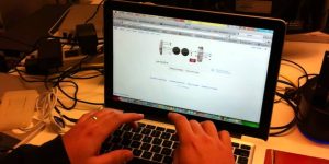 Tocar guitarra no Google?